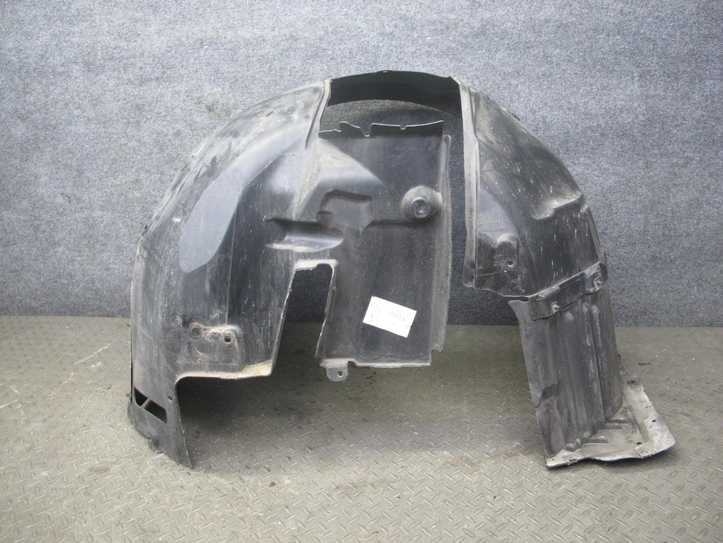 2006-2010 BMW E63 E64 Front Right Fender Liner Wheel Arch Splash Shield 7009717