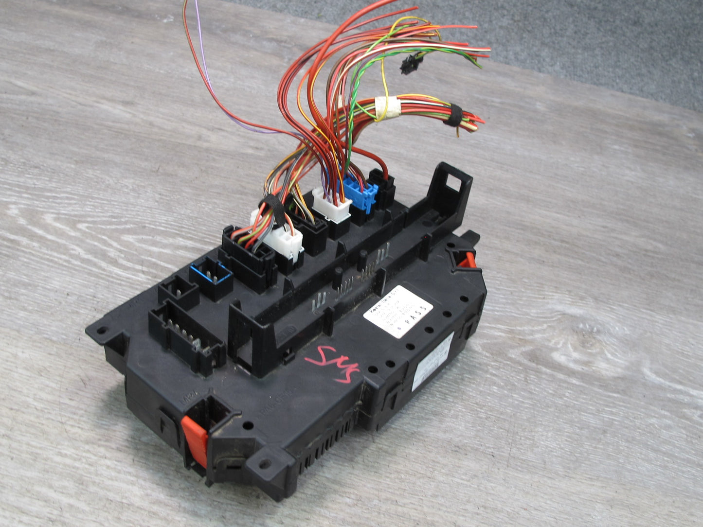 07-09 Mercedes W221 S-class Front Fuse Relay Box Module 2215403150 OEM