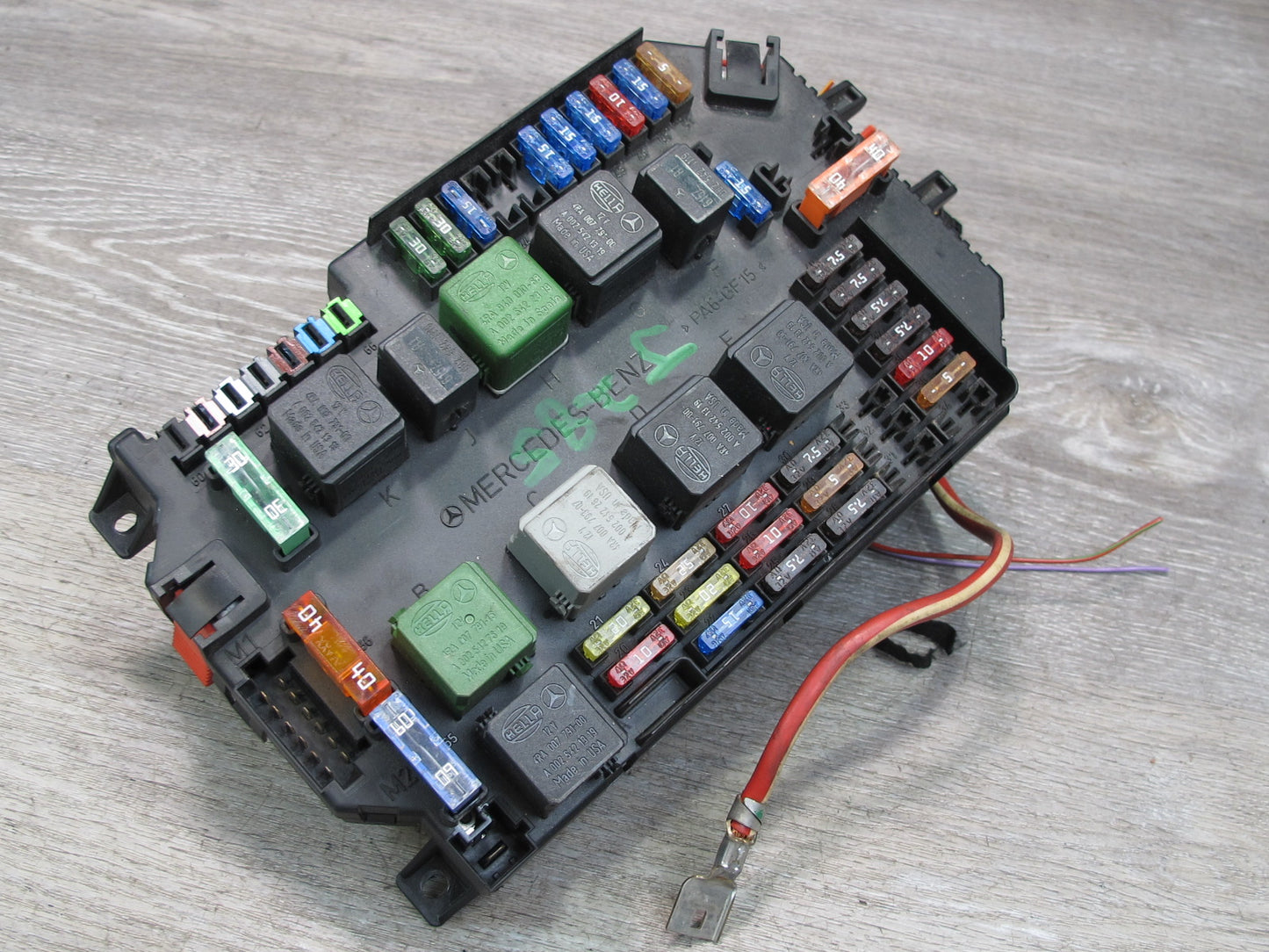 07-09 Mercedes W221 S-class Front Fuse Relay Box Module 2215403150 OEM