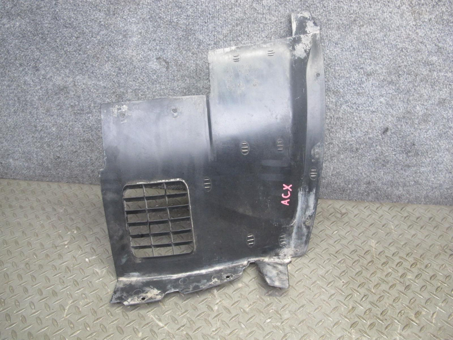 04-09 Cadillac XLR Front Left & Right Fender Liner Wheel Splash Shield Guard Set