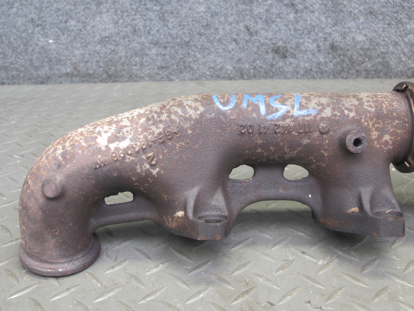 86-91 Mercedes W126 Left Exhaust Manifold 1171423702 OEM
