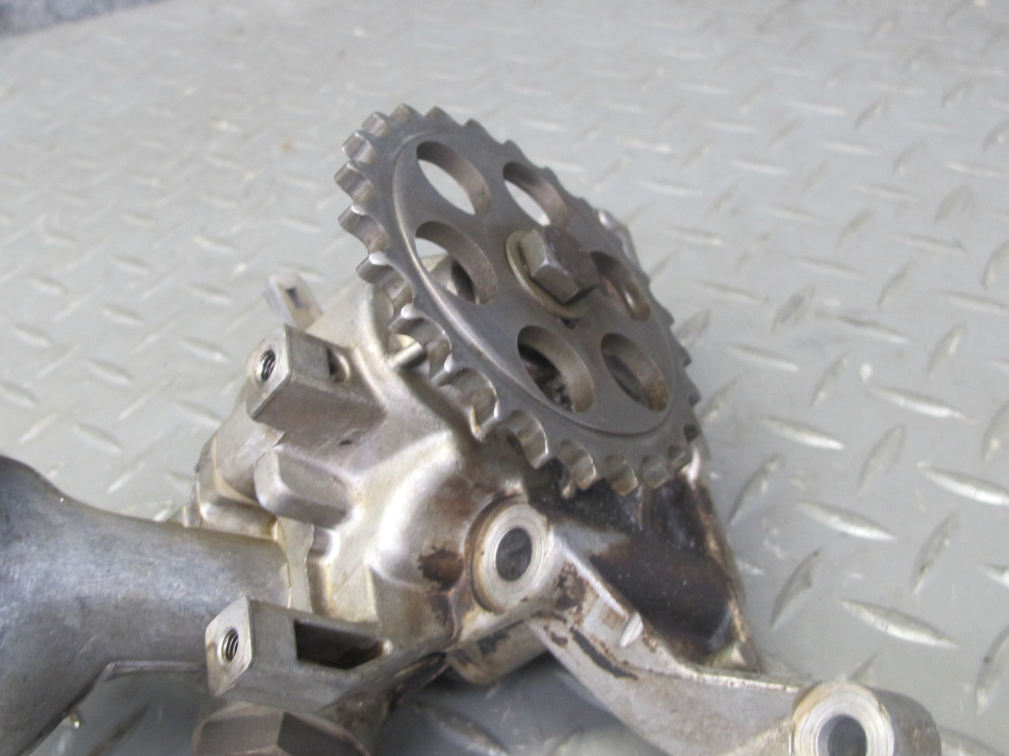 84-91 Mercedes W126 C126 Engine Motor Oil Pump 1171860401 OEM