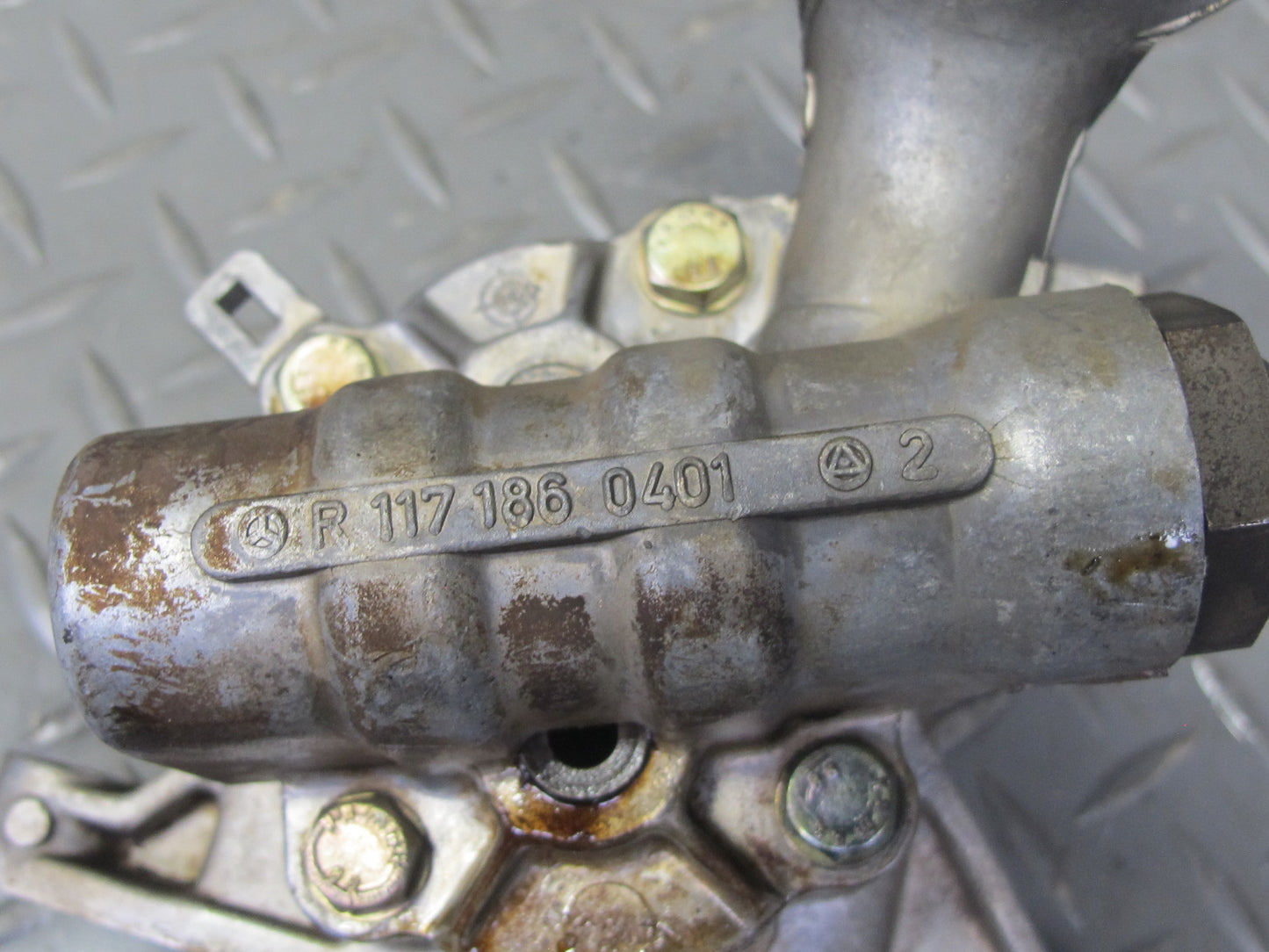84-91 Mercedes W126 C126 Engine Motor Oil Pump 1171860401 OEM