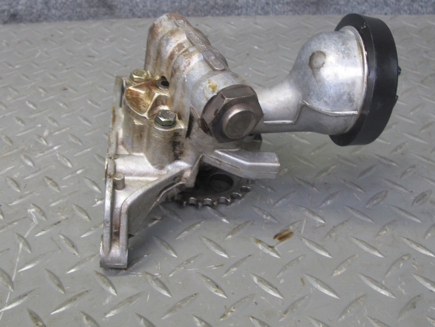 84-91 Mercedes W126 C126 Engine Motor Oil Pump 1171860401 OEM