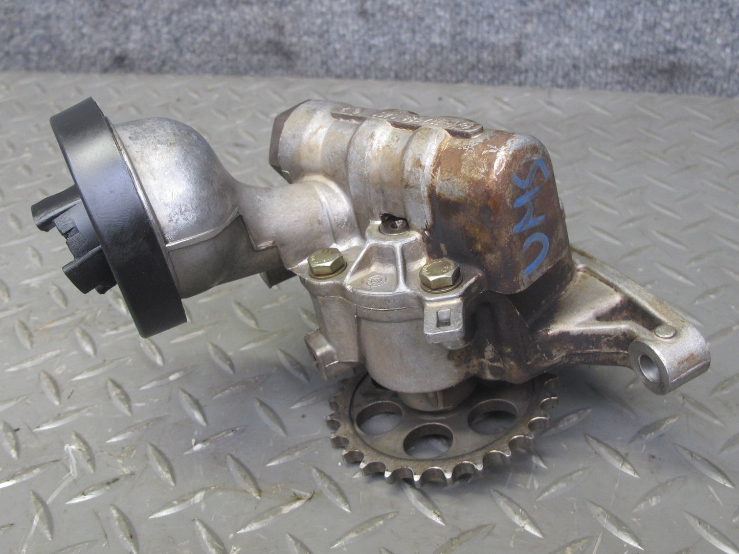 84-91 Mercedes W126 C126 Engine Motor Oil Pump 1171860401 OEM