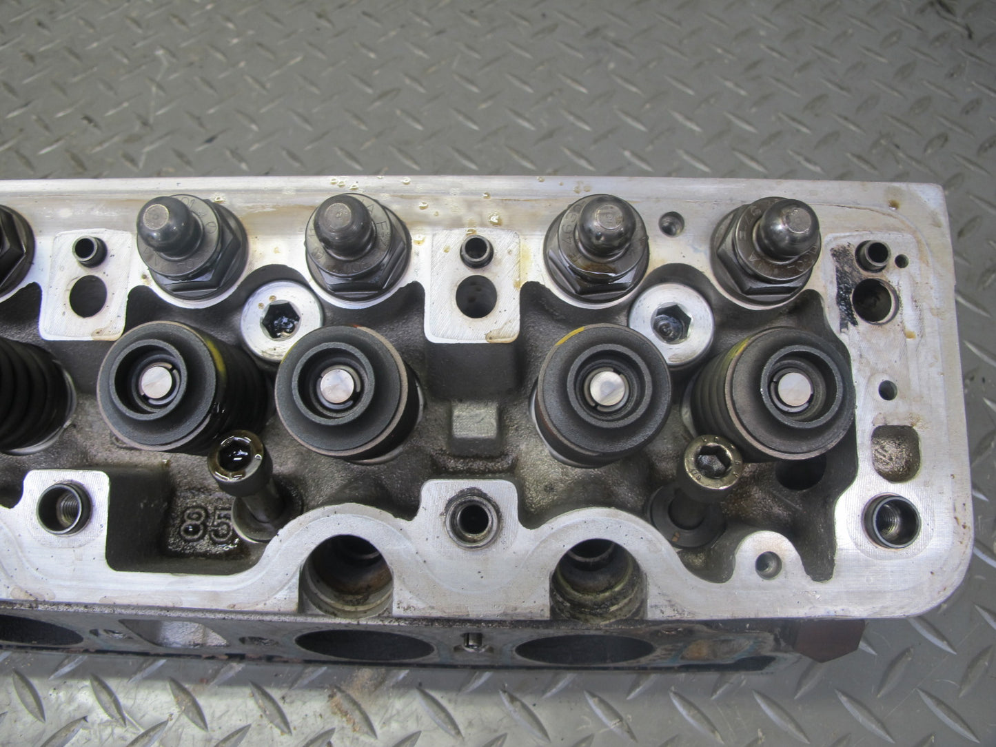 86-91 Mercedes W126 5.6L M117 117.968 Engine Right Cylinder Head OEM