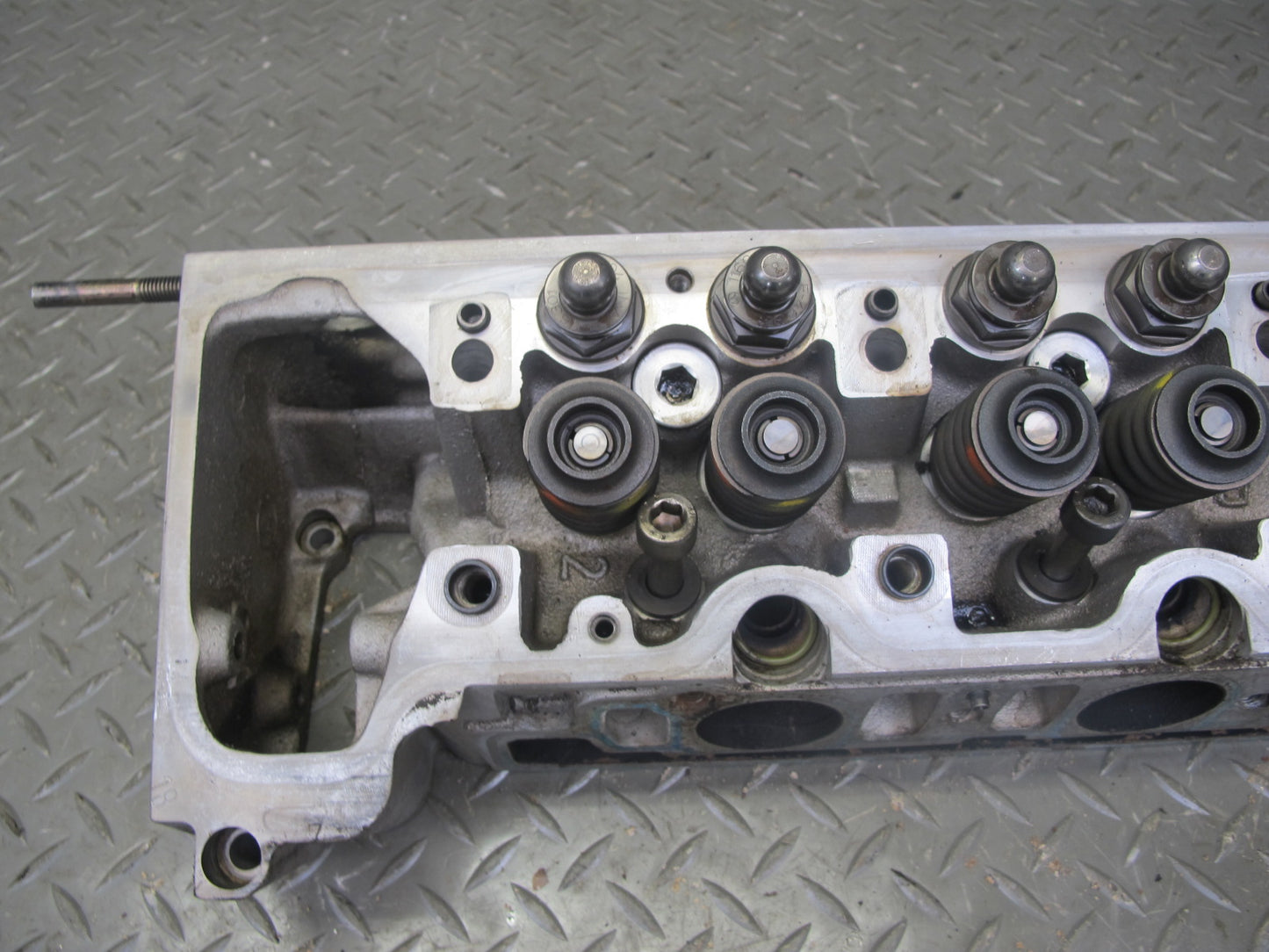 86-91 Mercedes W126 5.6L M117 117.968 Engine Right Cylinder Head OEM