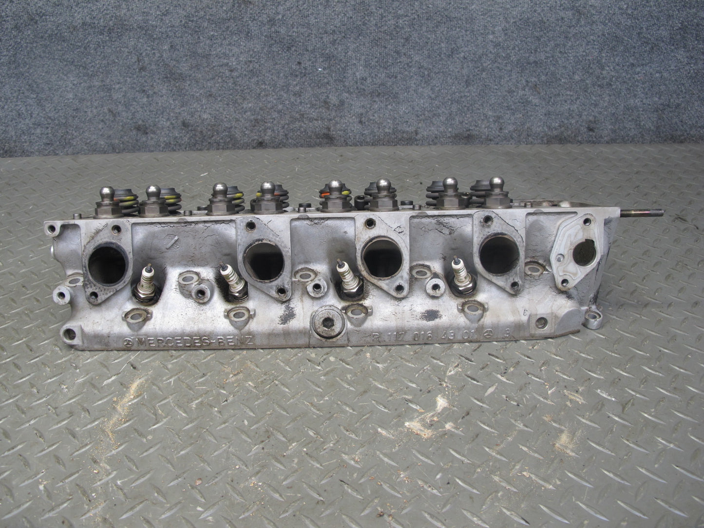 86-91 Mercedes W126 5.6L M117 117.968 Engine Right Cylinder Head OEM