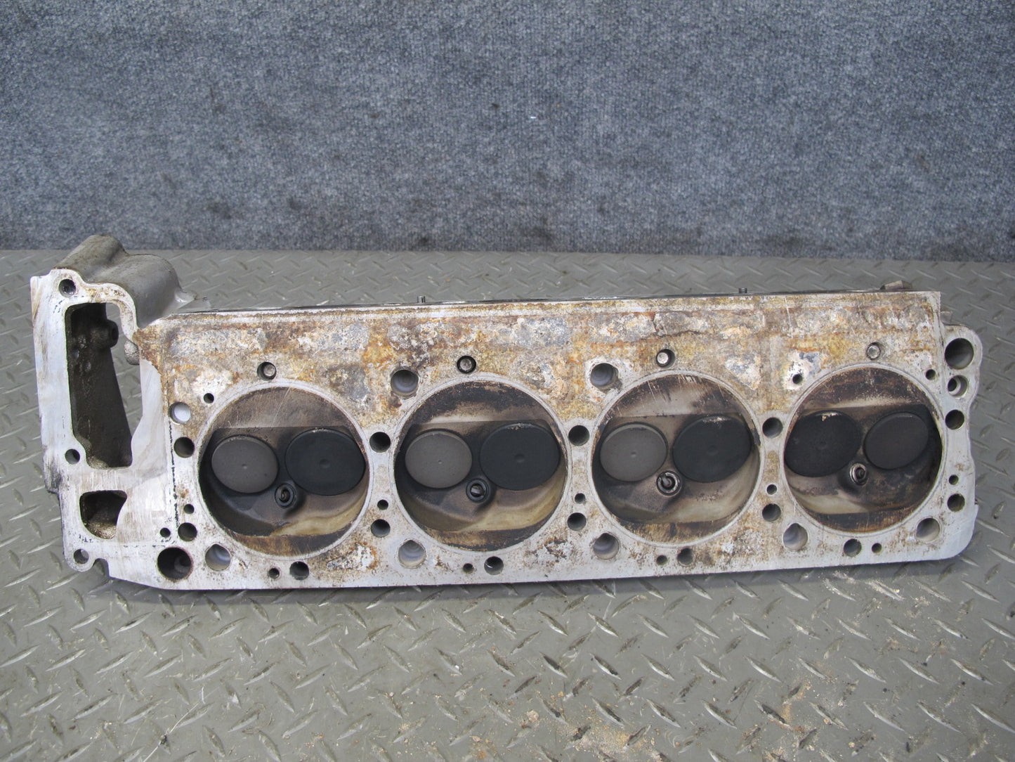 86-91 Mercedes W126 5.6L M117 117.968 Engine Right Cylinder Head OEM