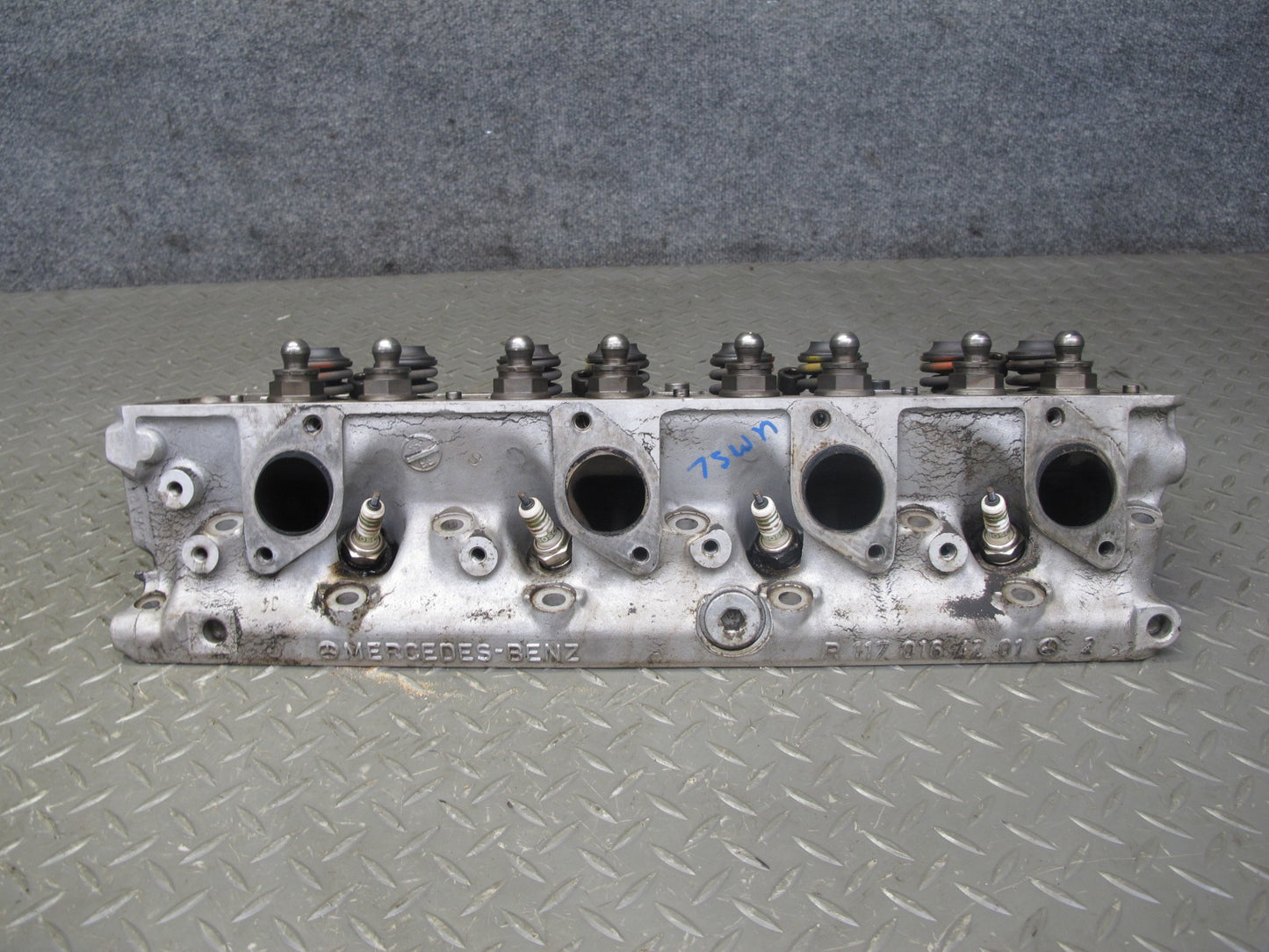 86-91 Mercedes W126 5.6L M117 117.968 Engine Left Cylinder Head OEM