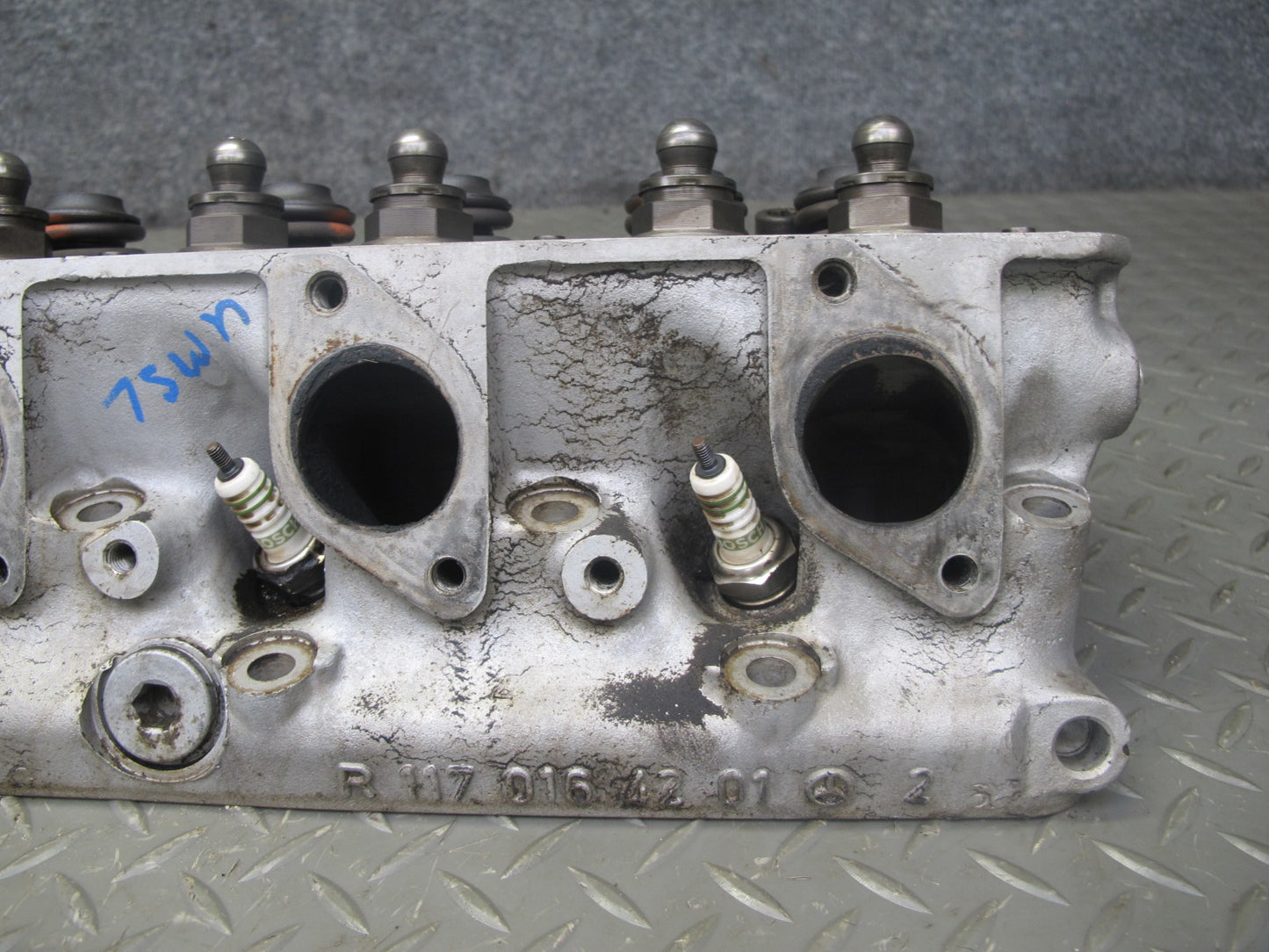 86-91 Mercedes W126 5.6L M117 117.968 Engine Left Cylinder Head OEM