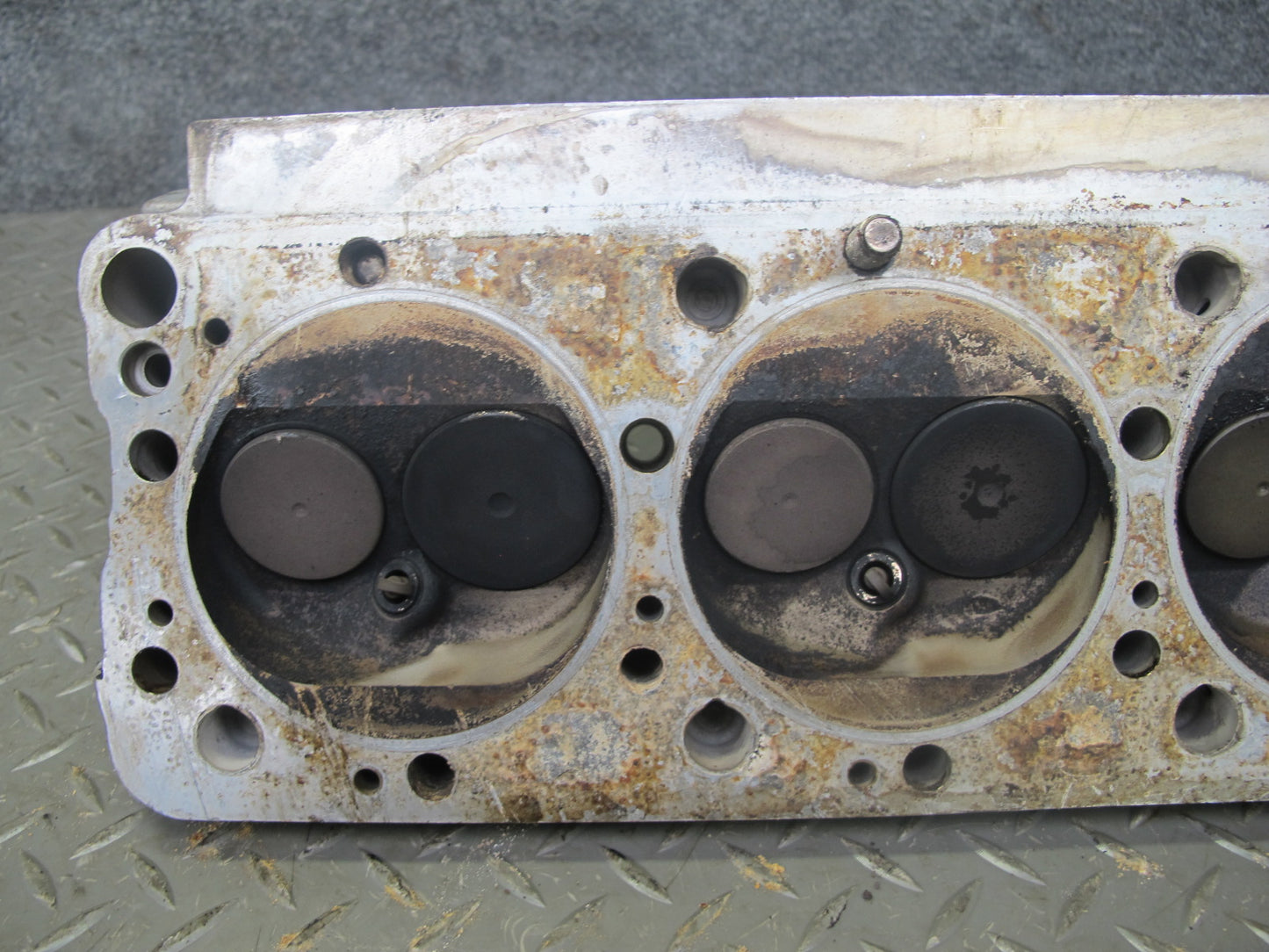 86-91 Mercedes W126 5.6L M117 117.968 Engine Left Cylinder Head OEM