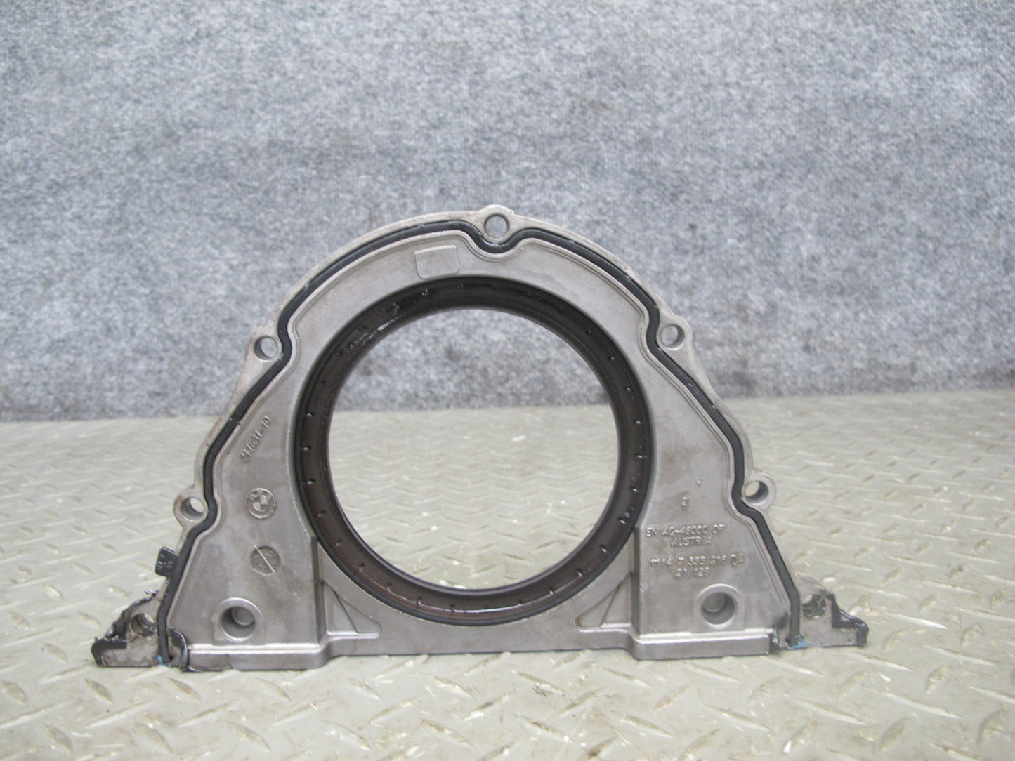 12-18 BMW F01 F02 F13 F12 N63 4.4L Engine Rear Crankshaft Cover 7555216 OEM