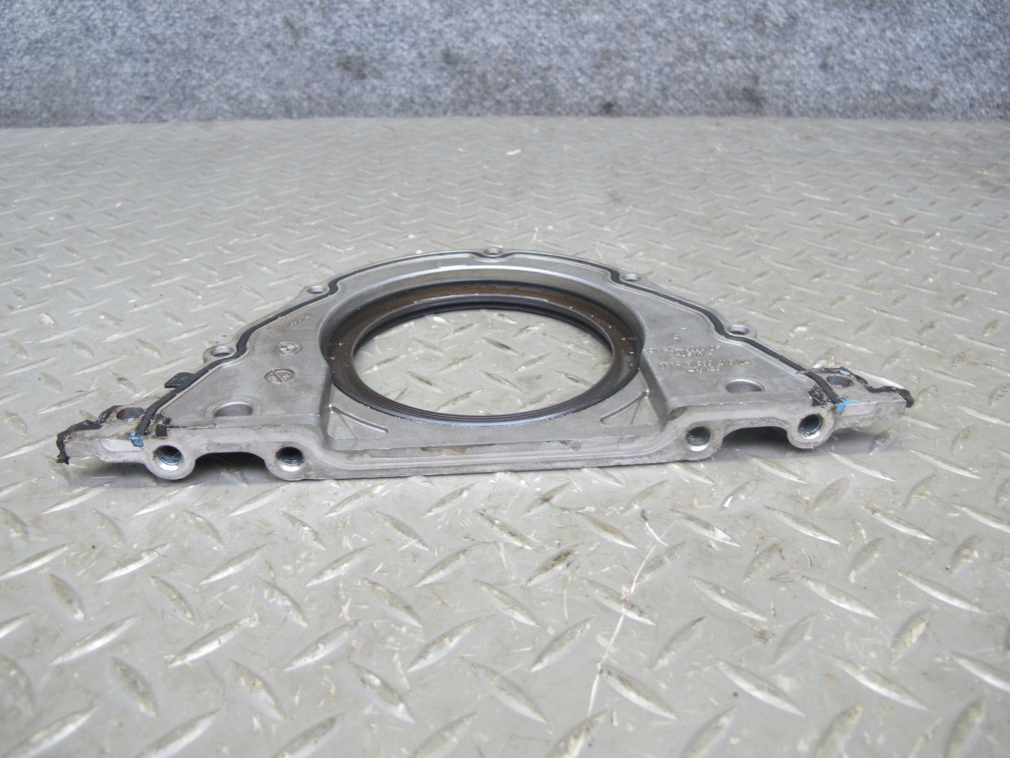 12-18 BMW F01 F02 F13 F12 N63 4.4L Engine Rear Crankshaft Cover 7555216 OEM
