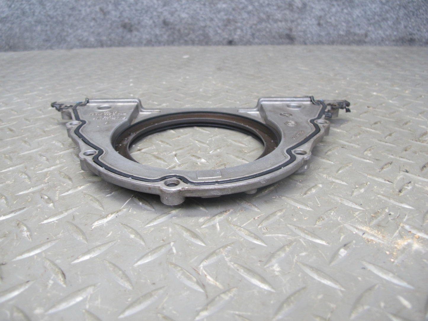 12-18 BMW F01 F02 F13 F12 N63 4.4L Engine Rear Crankshaft Cover 7555216 OEM