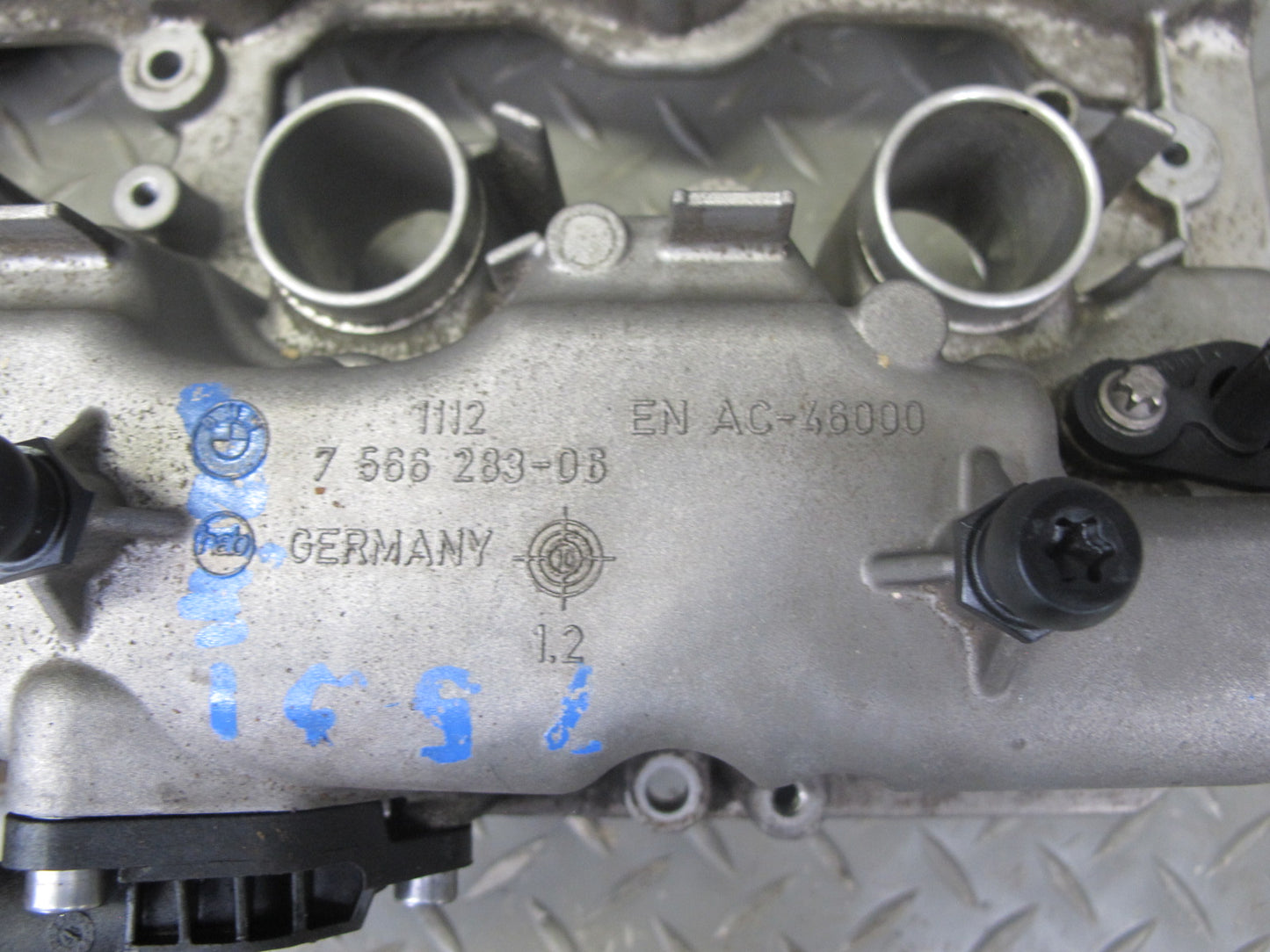 12-14 BMW F01 F02 F10 F13 F12 4.4L N63 Right Engine Valve Cover 7566283 OEM