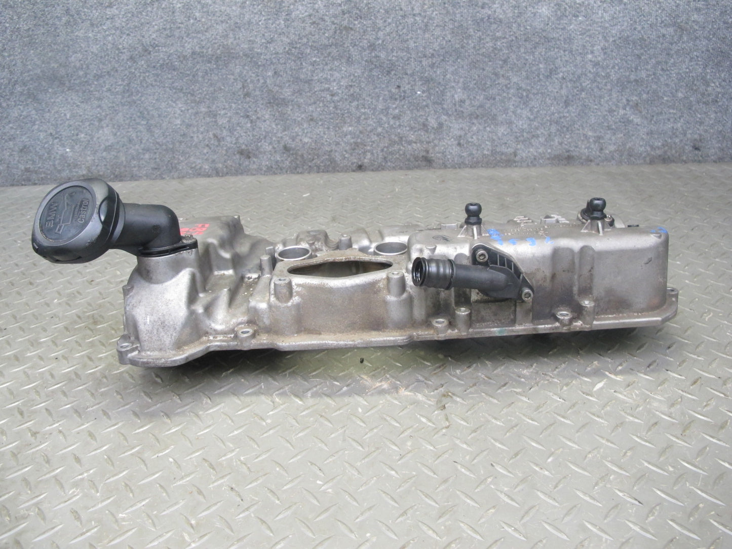 12-14 BMW F01 F02 F10 F13 F12 4.4L N63 Right Engine Valve Cover 7566283 OEM