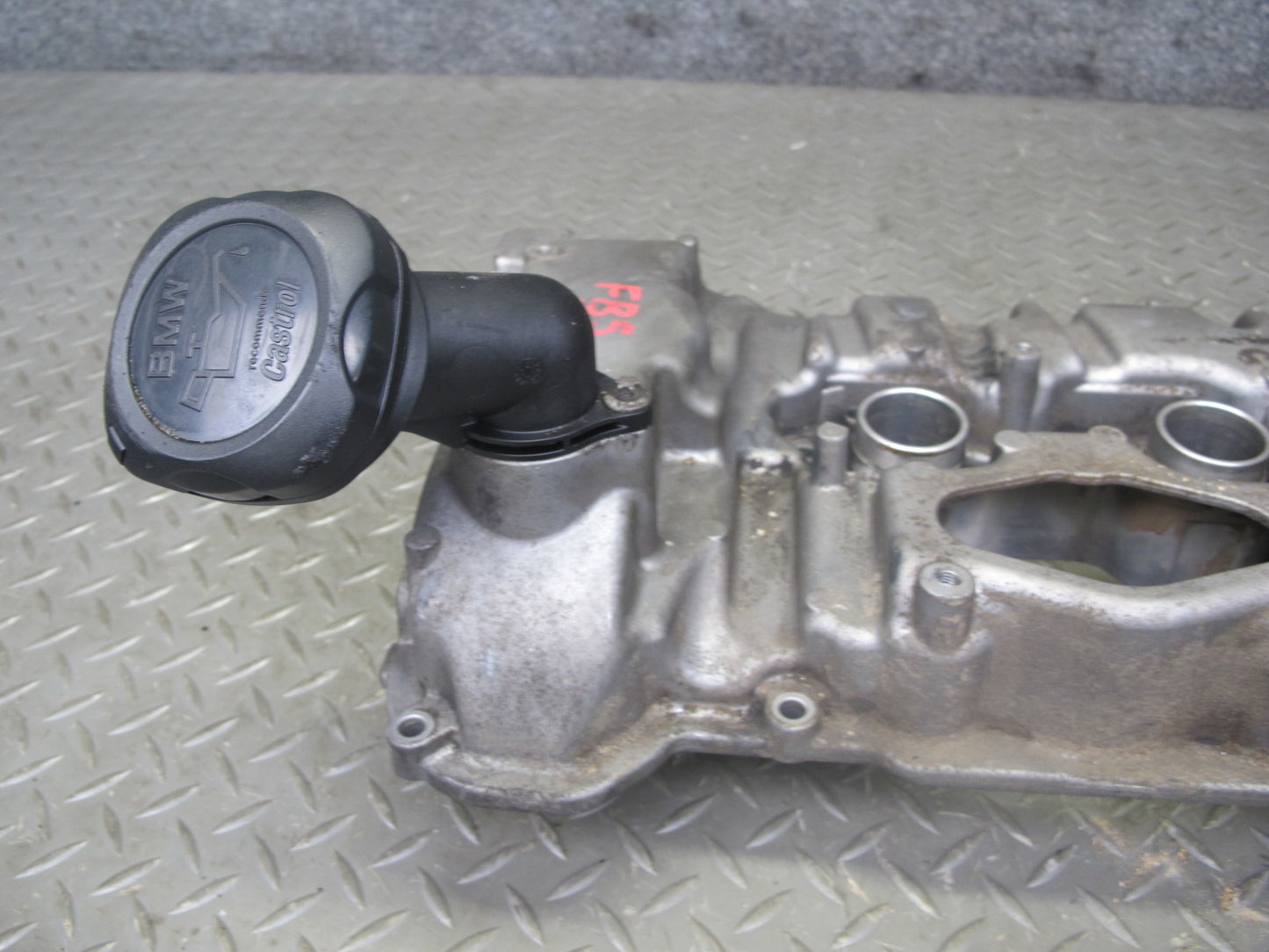 12-14 BMW F01 F02 F10 F13 F12 4.4L N63 Right Engine Valve Cover 7566283 OEM