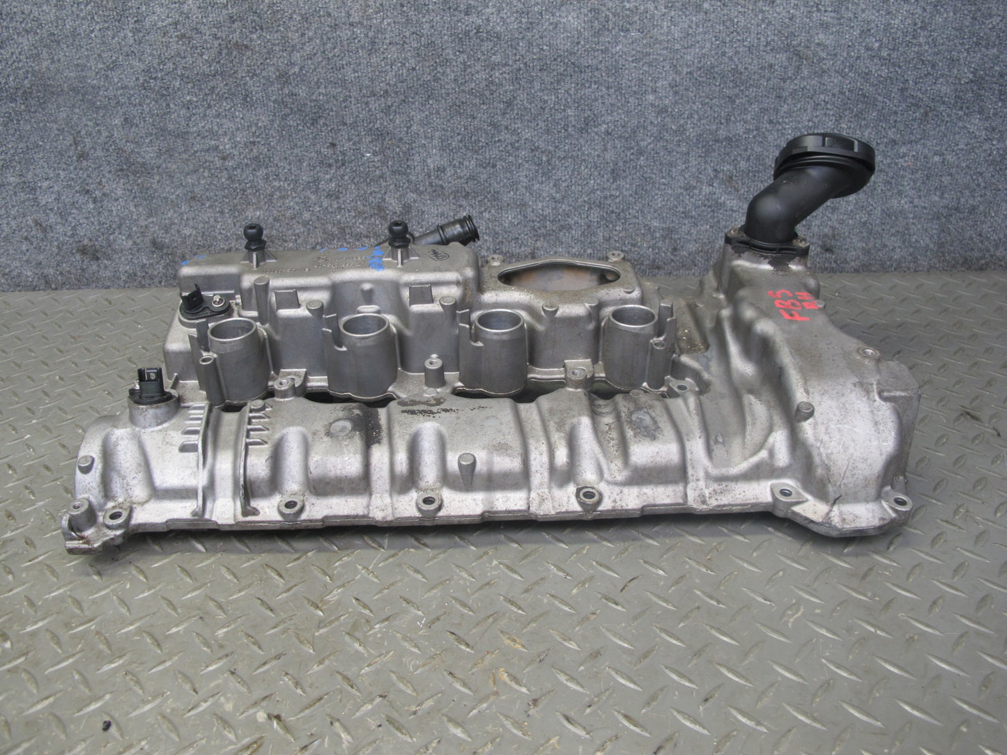 12-14 BMW F01 F02 F10 F13 F12 4.4L N63 Right Engine Valve Cover 7566283 OEM