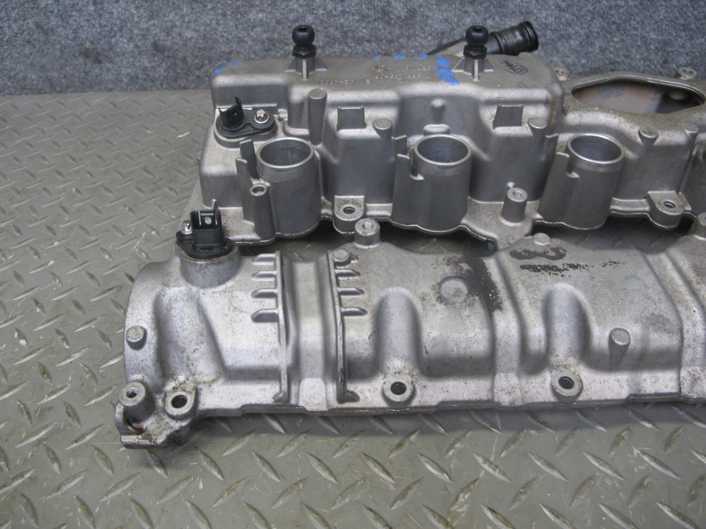 12-14 BMW F01 F02 F10 F13 F12 4.4L N63 Right Engine Valve Cover 7566283 OEM