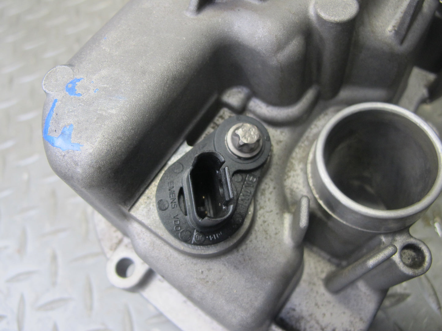 12-14 BMW F01 F02 F10 F13 F12 4.4L N63 Right Engine Valve Cover 7566283 OEM