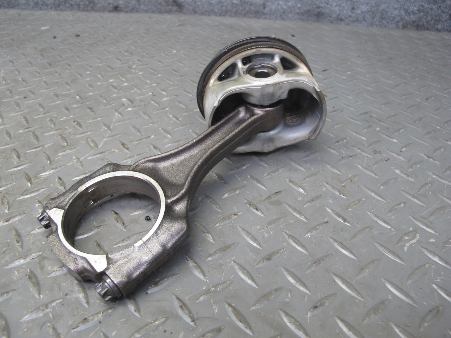 12-14 BMW F01 F02 F13 F12 4.4L N63 Set of 8 Engine Piston w Connecting Rod OEM