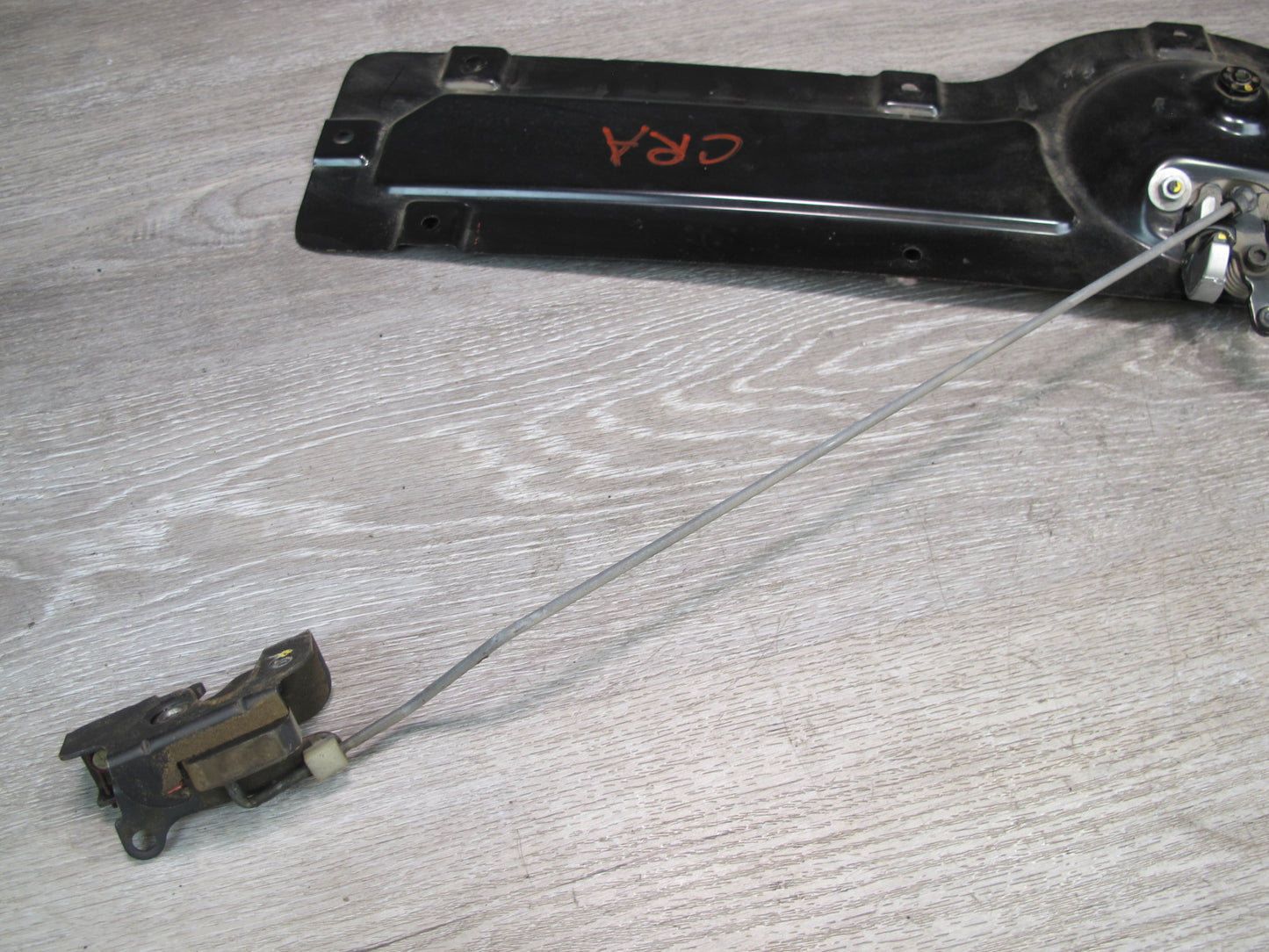 03-06 Chevrolet SSR Rear Tailgate Handle w Bracket & Rods & Latches Assembly OEM