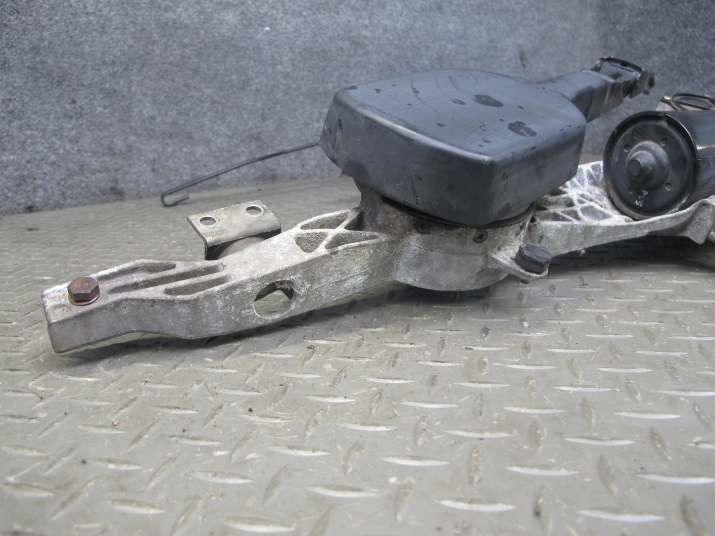 94-99 Mercedes W140 Windshield Wiper Arm Transmission Linkage w Motor OEM