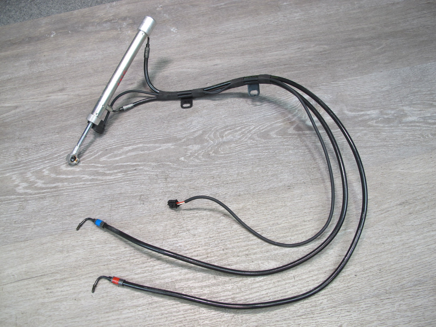 07-13 Mercedes W221 S-class Rear Trunk Lid Lift Hydraulic Cylinder OEM