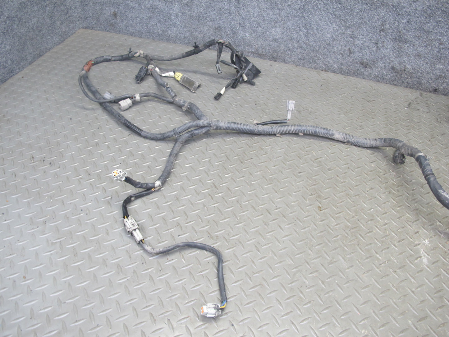 2007 Nissan 350Z Z33 VQ35HR A/T Engine Bay Wire Wiring Harness w Fuse Box OEM