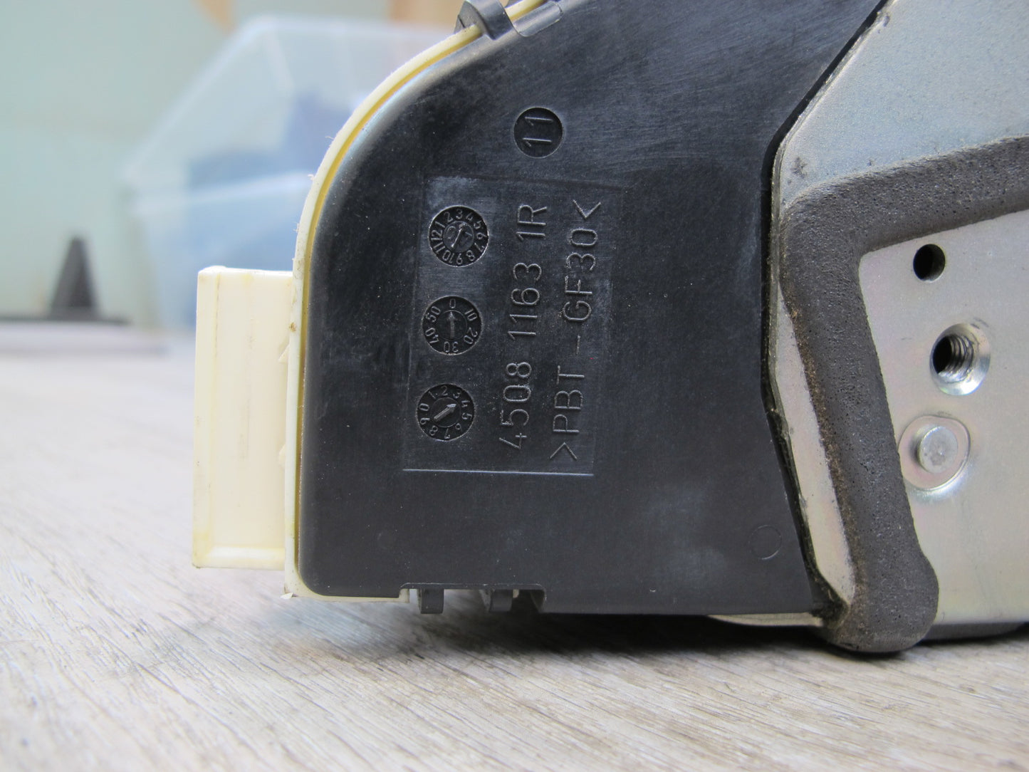 07-13 Mercedes W221 S-class Front Right Door Lock Latch Actuator 2217301635 OEM