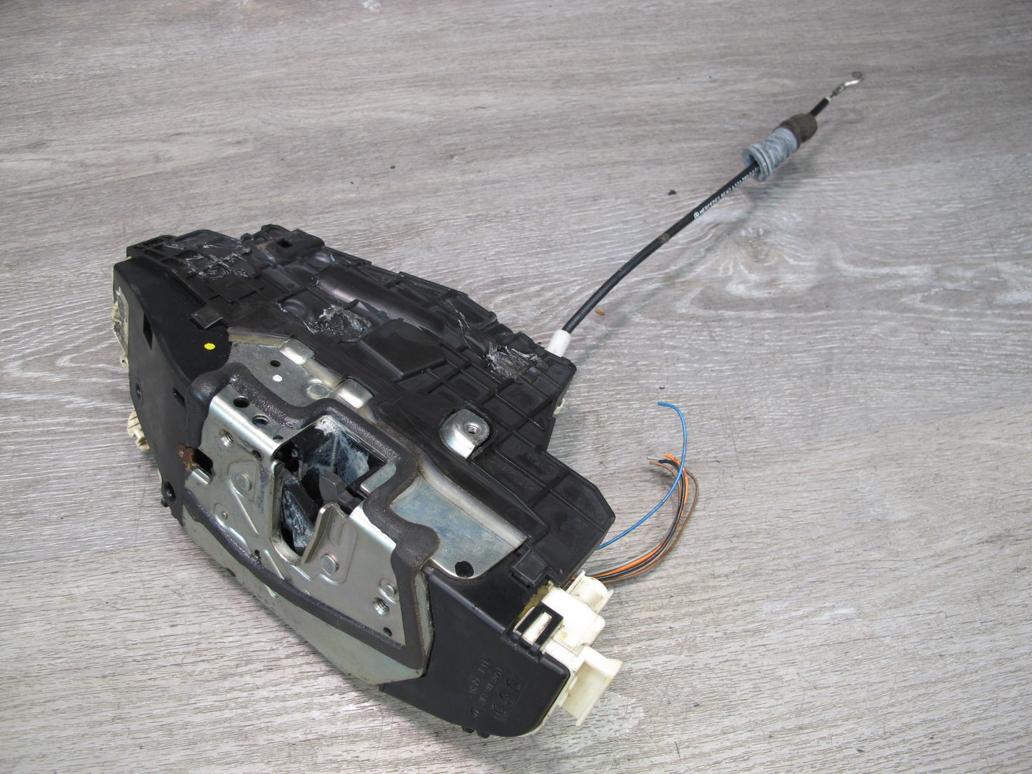 07-13 Mercedes W221 S-class Front Right Door Lock Latch Actuator 2217301635 OEM