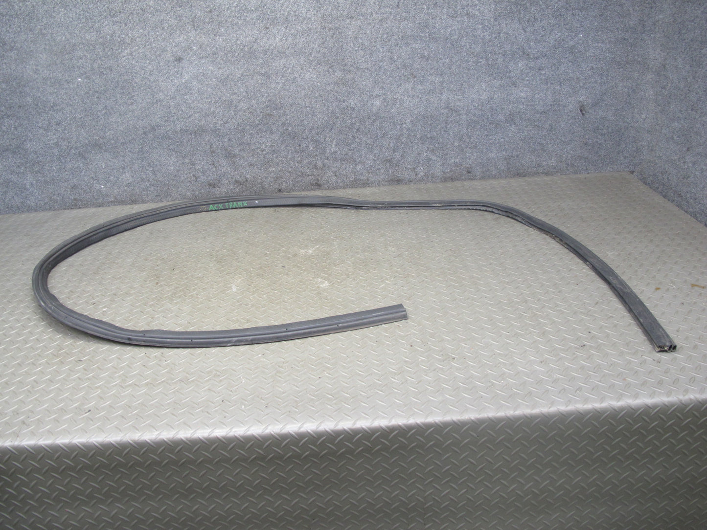 2004-2009 Cadillac XLR Rear Trunk Deck Lid Weather Strip Rubber Seal