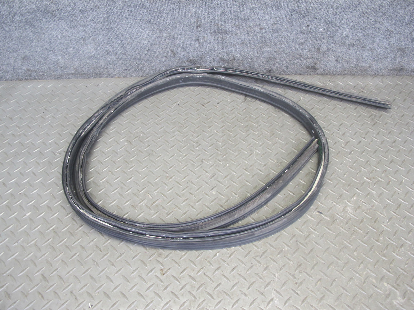 2004-2009 Cadillac XLR Rear Trunk Deck Lid Weather Strip Rubber Seal