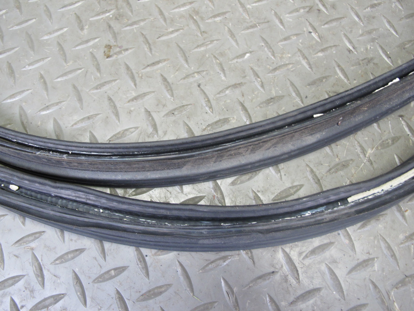2004-2009 Cadillac XLR Rear Trunk Deck Lid Weather Strip Rubber Seal
