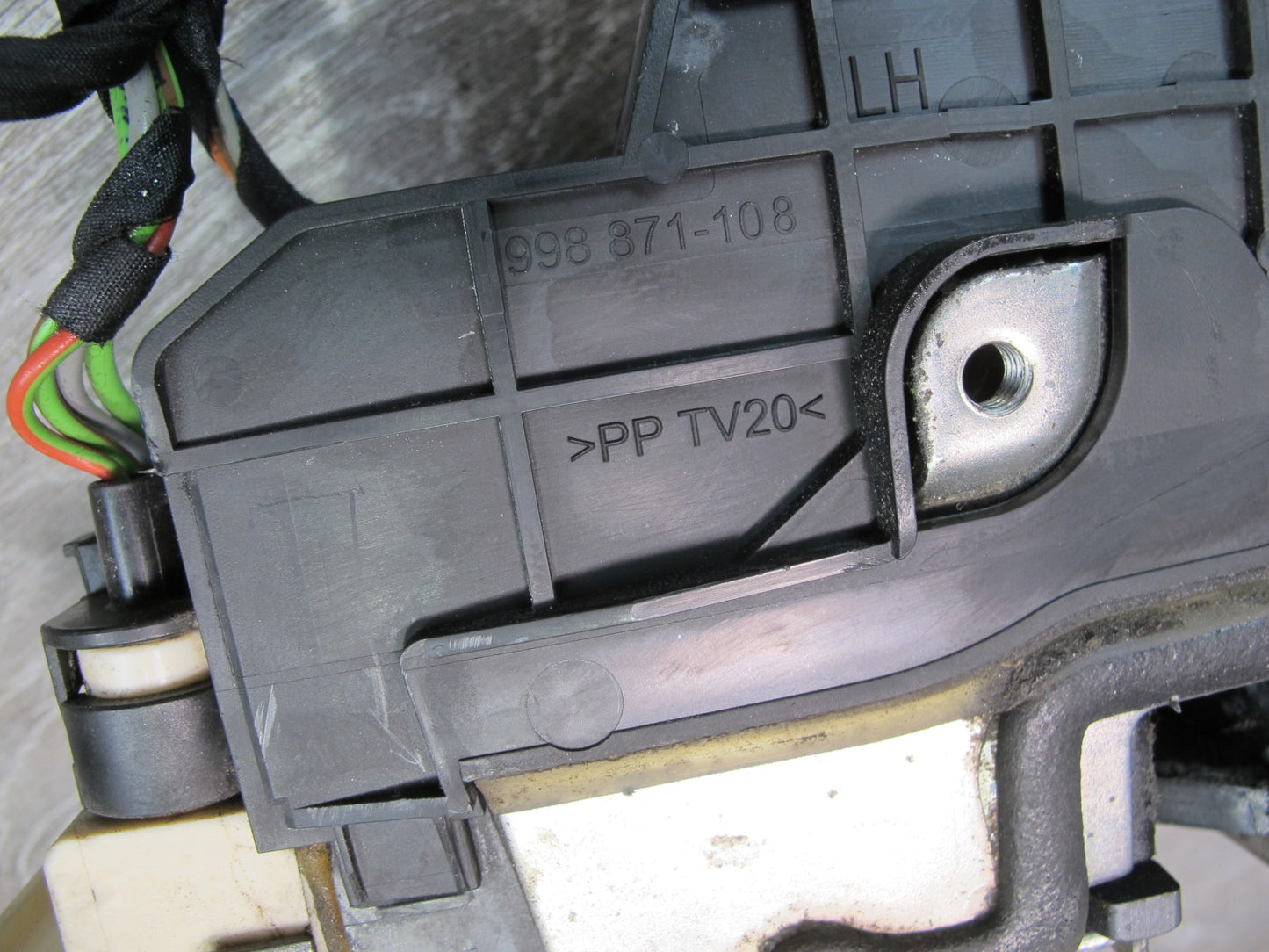 07-13 Mercedes W221 S-class Front Left Door Lock Latch Actuator 2217201335 OEM