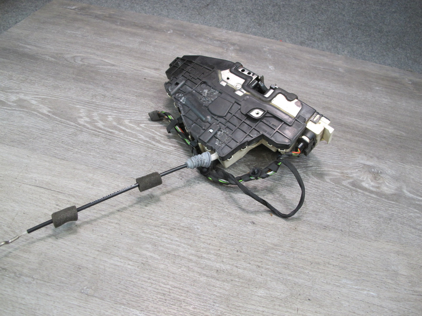 07-13 Mercedes W221 S-class Front Left Door Lock Latch Actuator 2217201335 OEM
