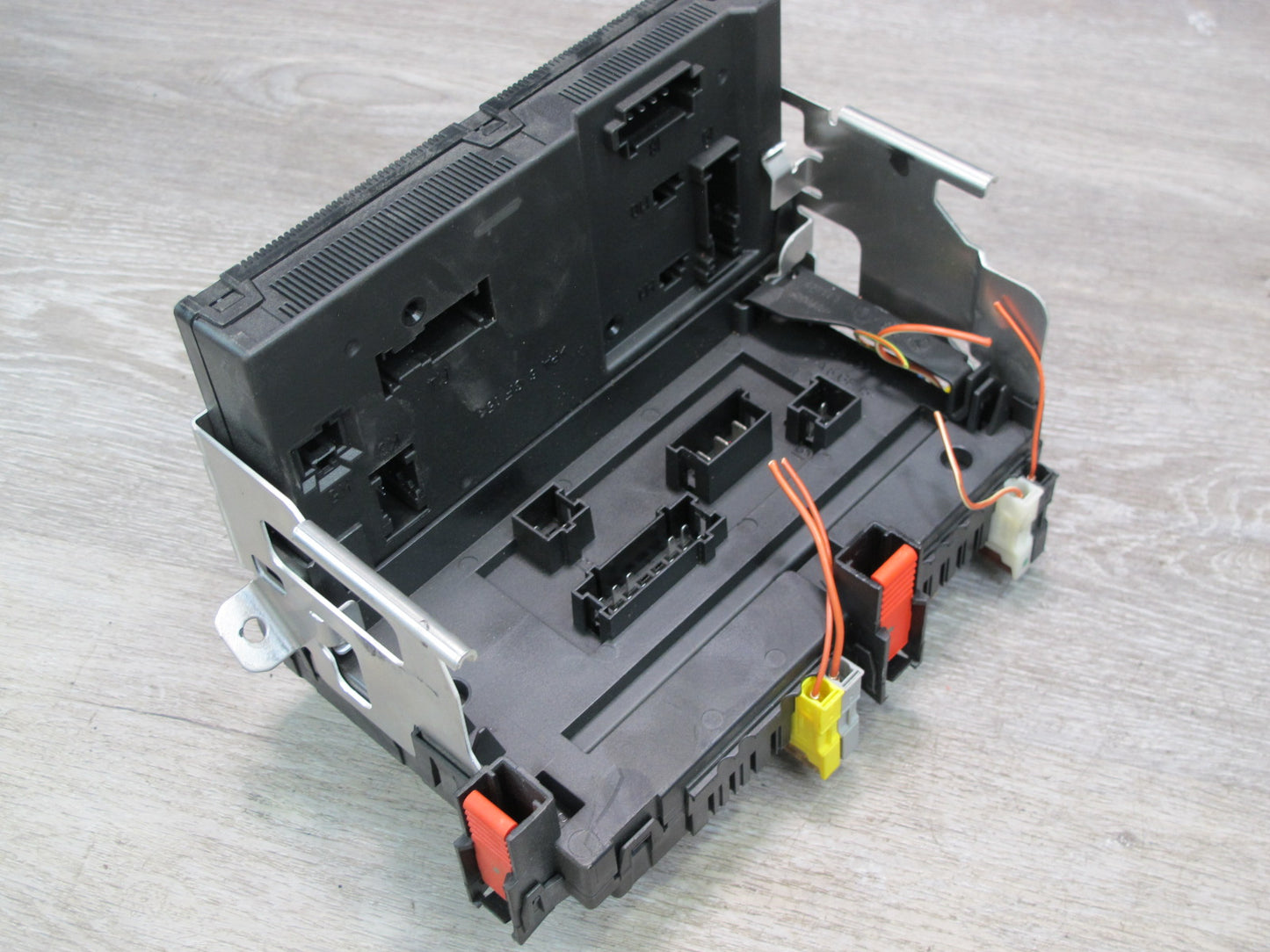 07-09 Mercedes W221 S-class Rear Trunk SAM Fuse Relay Box Module 2215403250 OEM