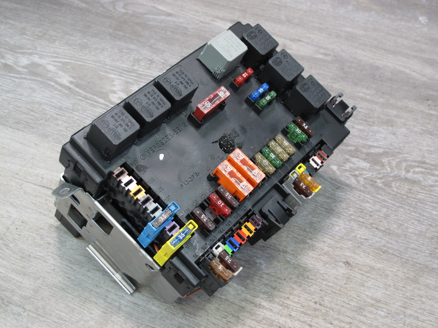 07-09 Mercedes W221 S-class Rear Trunk SAM Fuse Relay Box Module 2215403250 OEM