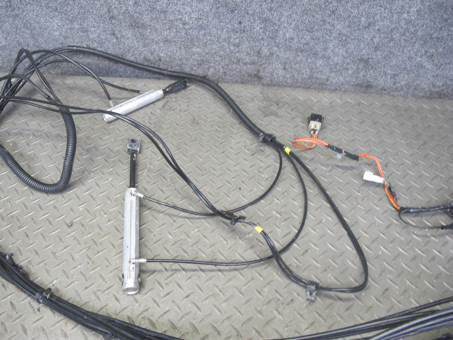 2004-2009 Cadillac XLR Convertible Hard TOP Body Radio Wire Harness Assembly
