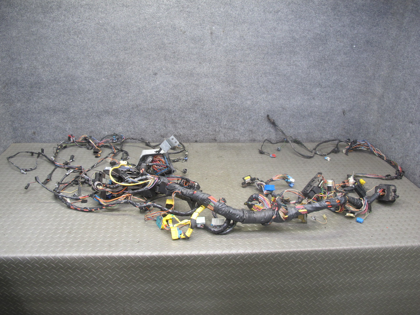 1993 Chevrolet Corvette C4 Coupe A/T Dash Wire Wiring Harness w Fuse Box OEM