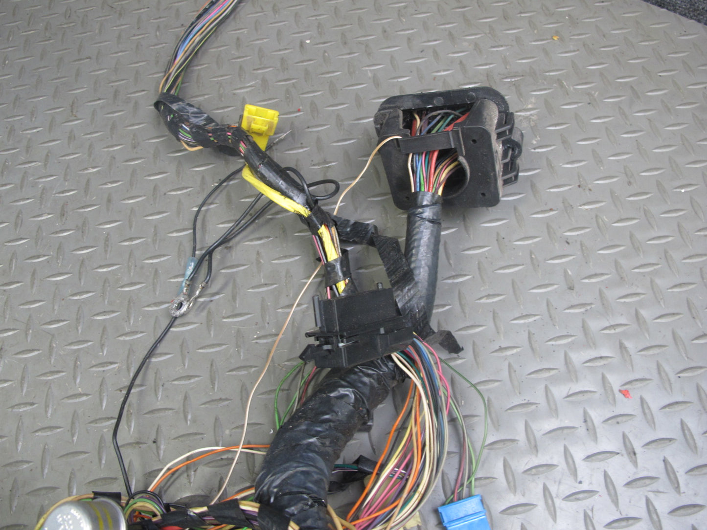 1993 Chevrolet Corvette C4 Coupe A/T Dash Wire Wiring Harness w Fuse Box OEM