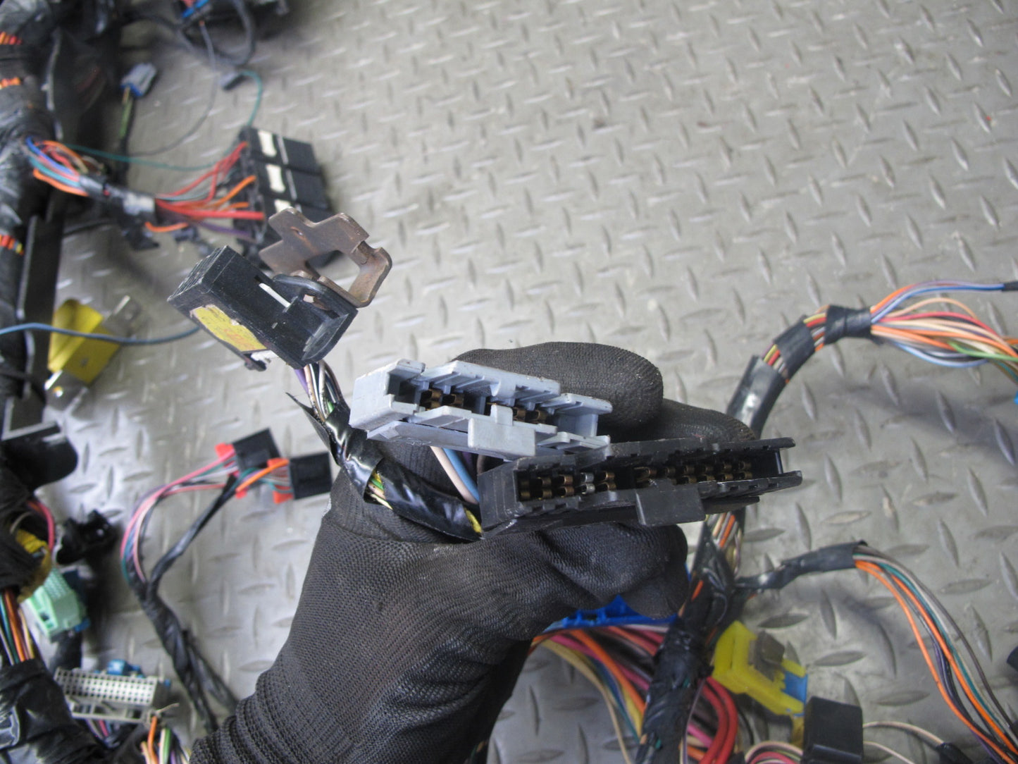 1993 Chevrolet Corvette C4 Coupe A/T Dash Wire Wiring Harness w Fuse Box OEM