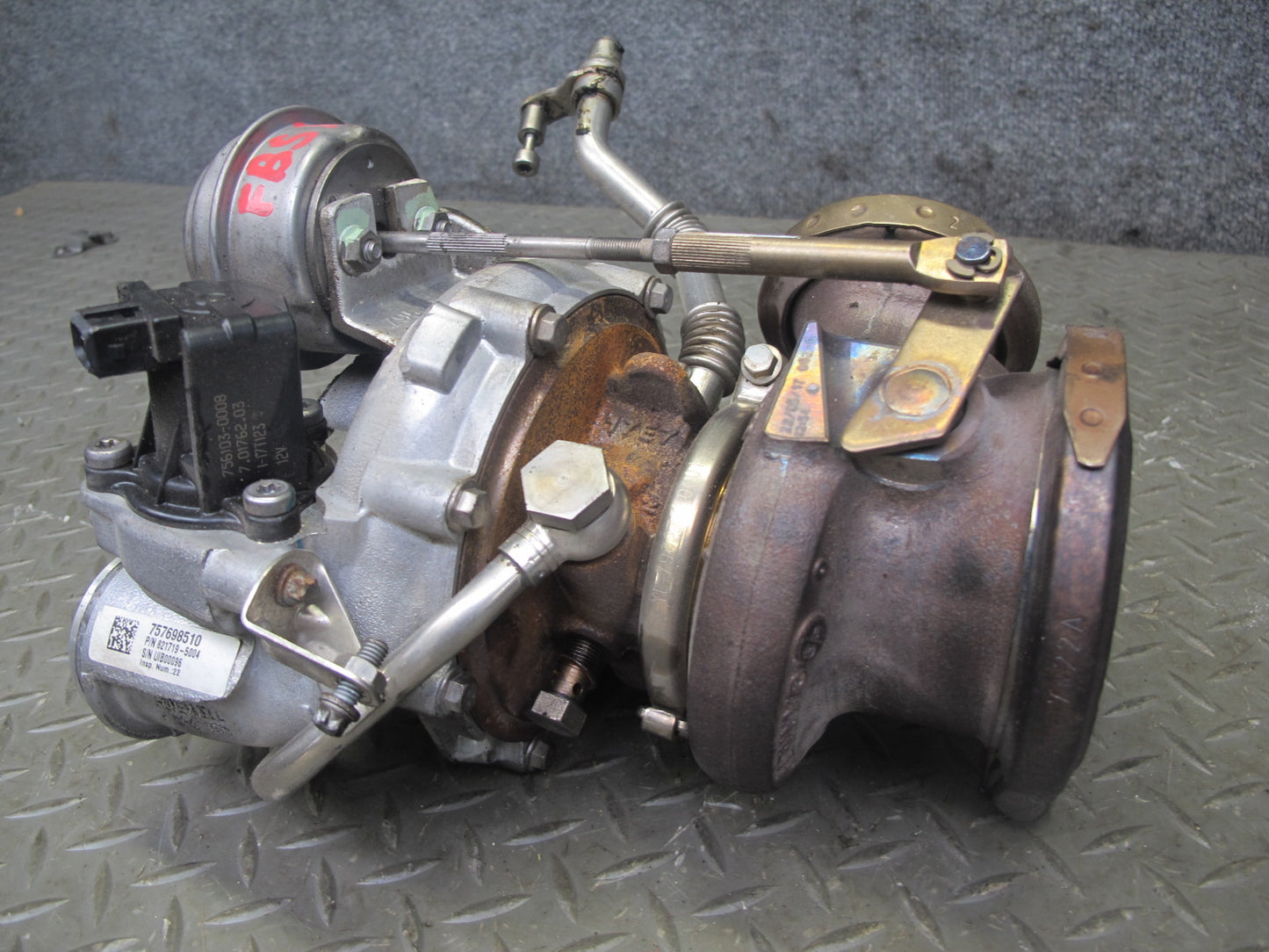 2012 BMW E70 E71 F01 F02 F13 F12 4.4L N63 Right Engine Turbocharger 7576985 OEM