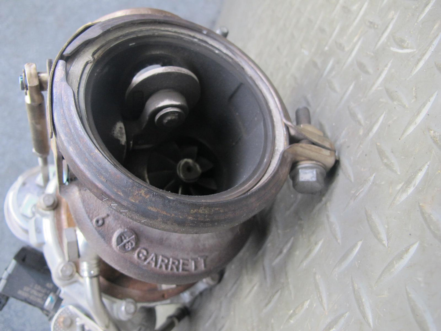 2012 BMW E70 E71 F01 F02 F13 F12 4.4L N63 Right Engine Turbocharger 7576985 OEM