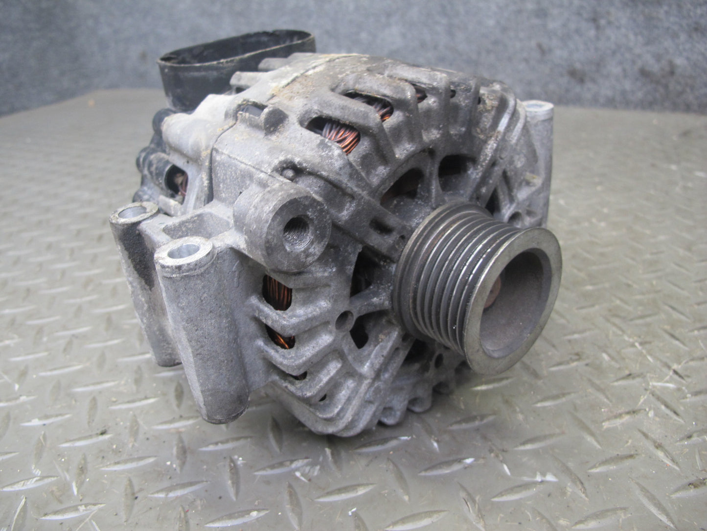 12-14 BMW E70 F01 F13 F12 4.4L N63 230A Engine Alternator Generator 7603779 OEM