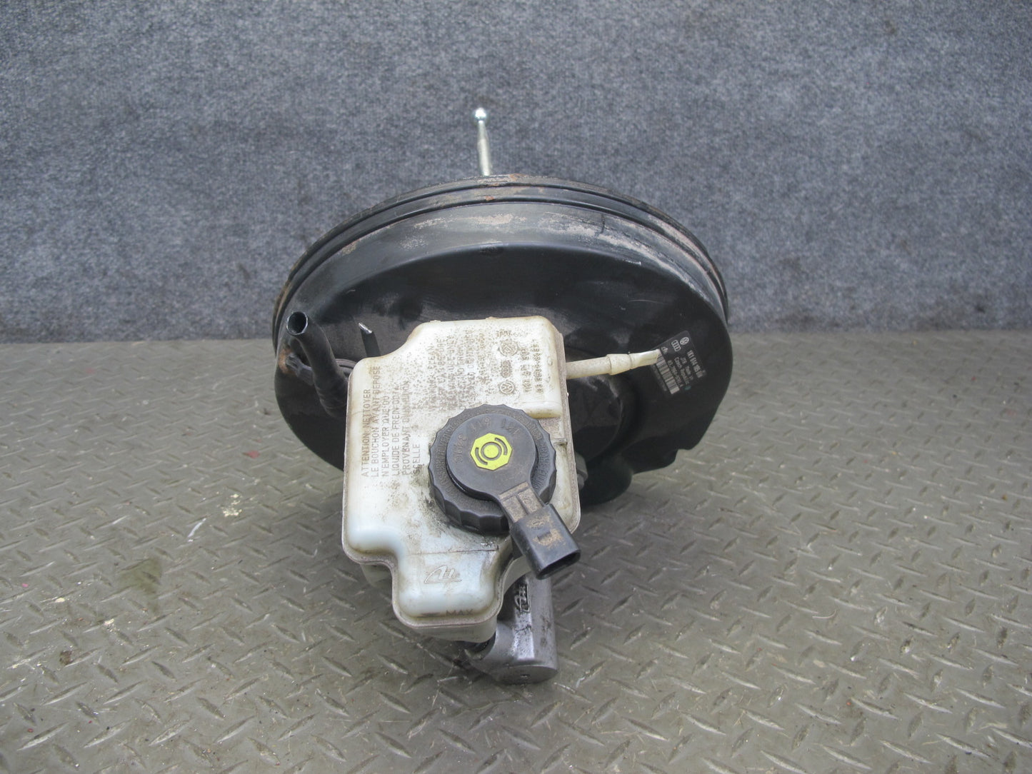 2008 VW Golf R32 MK5 VR6 Brake Master Cylinder Booster Fluid Reservoir OEM