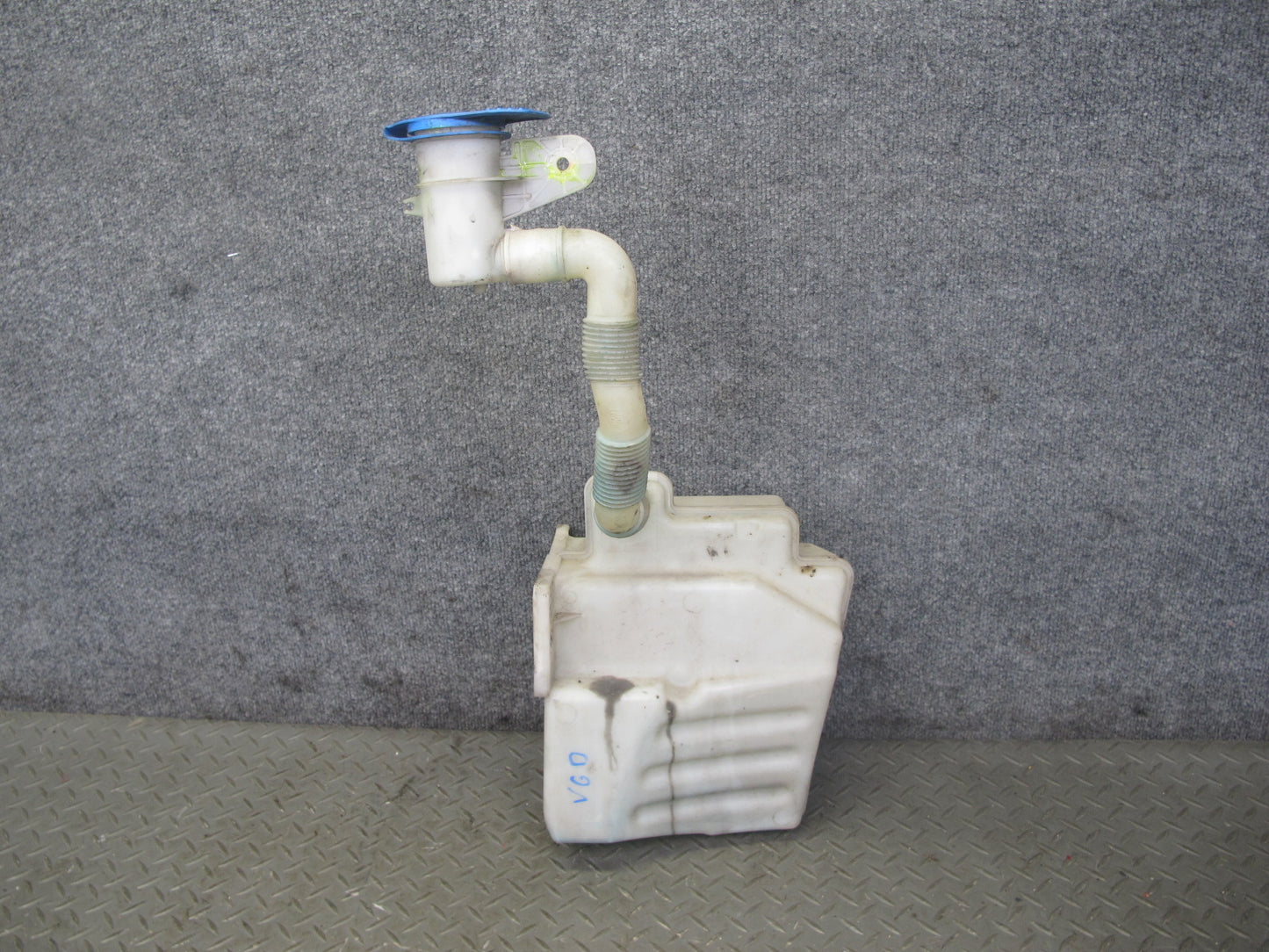 2008 VW Golf MK5 R32 Windshield Washer Fluid Reservoir Tank w Pump OEM