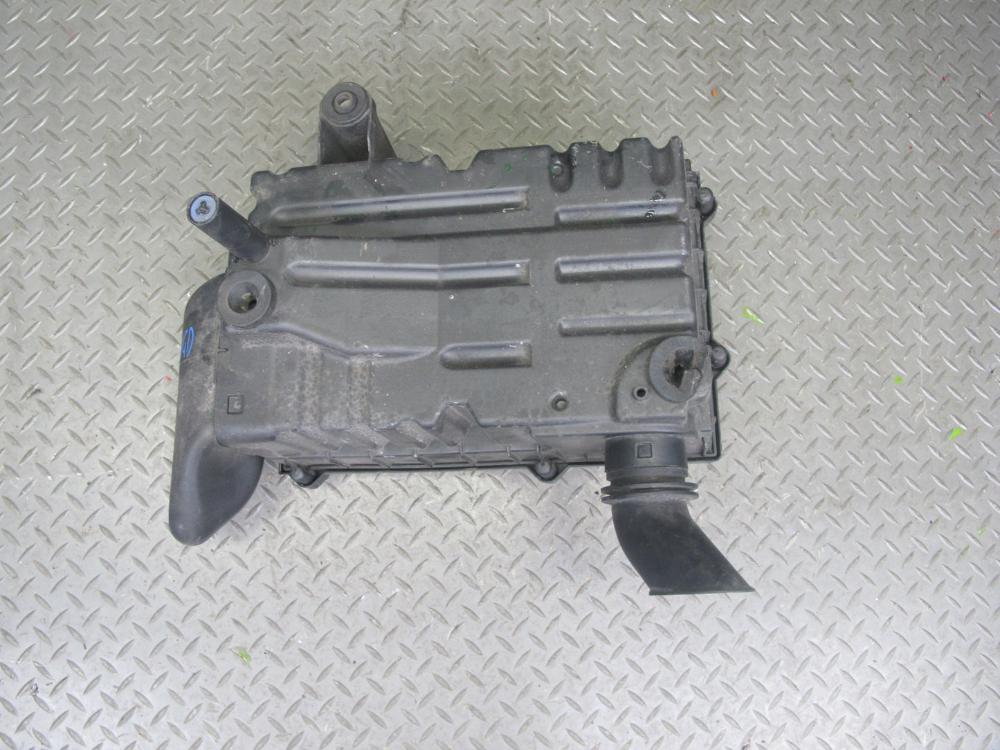 2008 VW Golf MK5 R32 3.2L Air Intake Cleaner Filter Box OEM