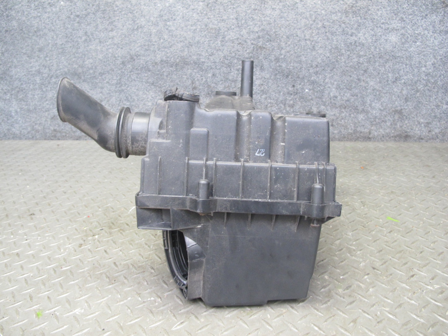 2008 VW Golf MK5 R32 3.2L Air Intake Cleaner Filter Box OEM